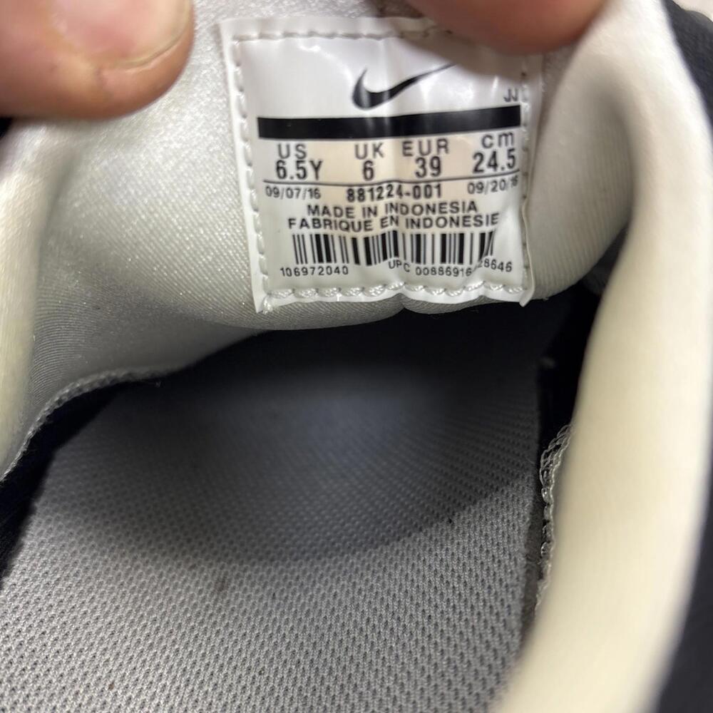 Nike Air Max Zero | Black-White-Wolf-Grey | Oreo Size 6.5Y - Picture 10 of 16
